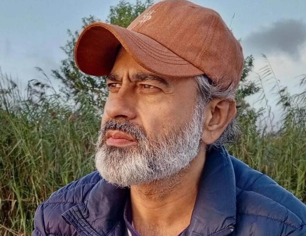 Imran Riaz returns home after anti-terrorism court grants him bail ...